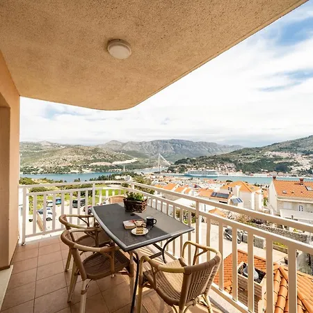 Bed & Breakfast Burum - With Beautiful View 2 3*