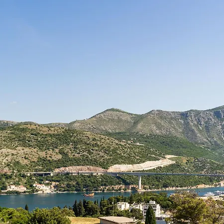 Bed and Breakfast Burum - With Beautiful View 2 Ντουμπρόβνικ