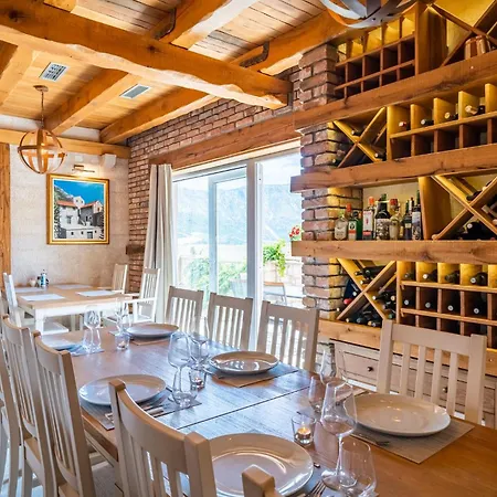 Burum - With Beautiful View 2 Bed and Breakfast Ντουμπρόβνικ
