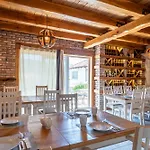 Burum - With Beautiful View 2 Nocleg ze śniadaniem 3*