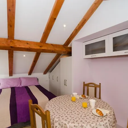 Burum - With Beautiful View 2 B&B 두브로브니크