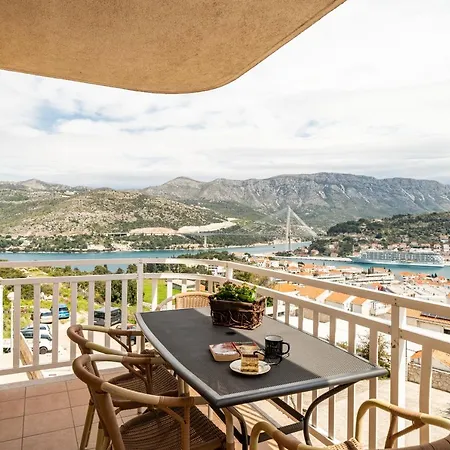 Burum - With Beautiful View 2 B&B 3*