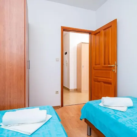 Burum - With Beautiful View 2 B&B