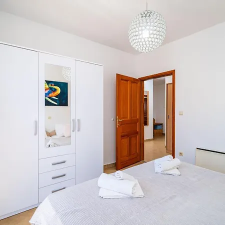 Burum - With Beautiful View 2 B&B 두브로브니크